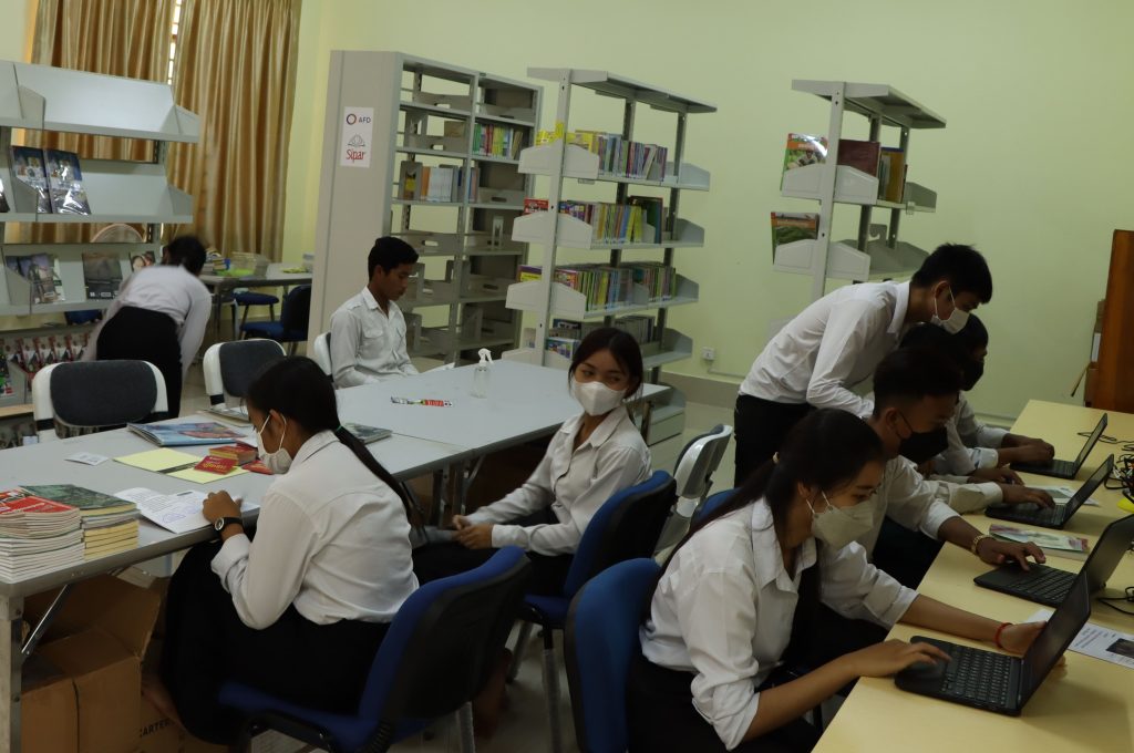 bibliothèques lycées cambodge