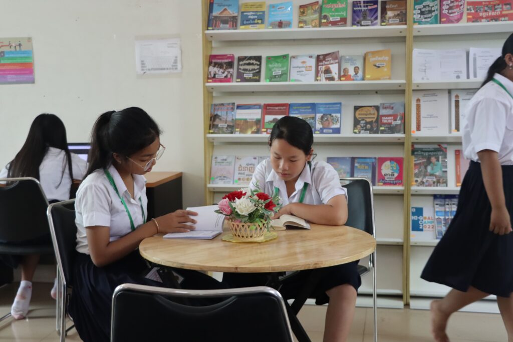 Bibliothèque lycée Preah Sihanouk